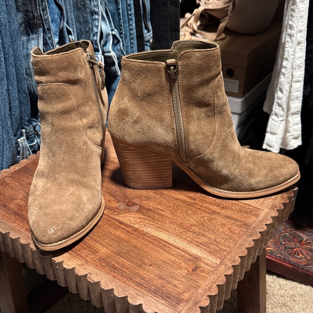 TREASURE&BOND Tan Suede Ankle Boots - Picture 3 of 6